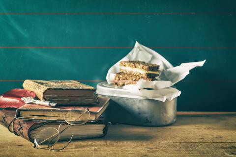 Book Munch Lunch